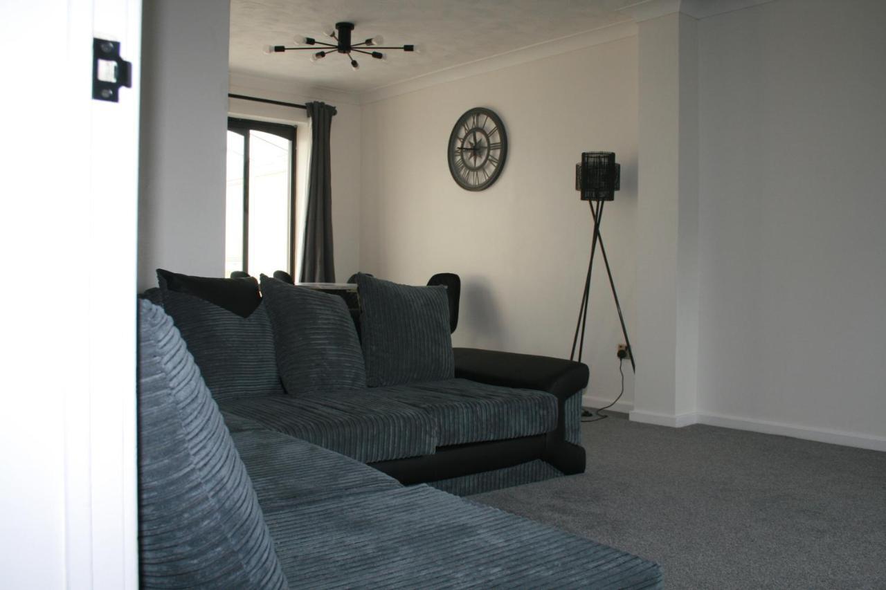House On Cul De Sac Apartment Lakenheath Bagian luar foto