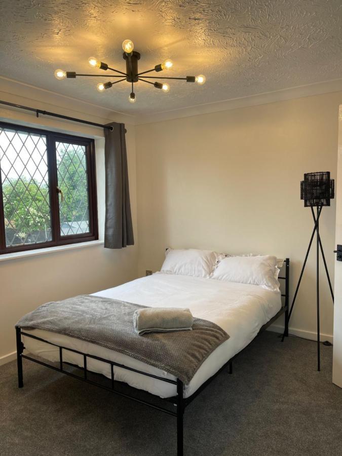 House On Cul De Sac Apartment Lakenheath Bagian luar foto
