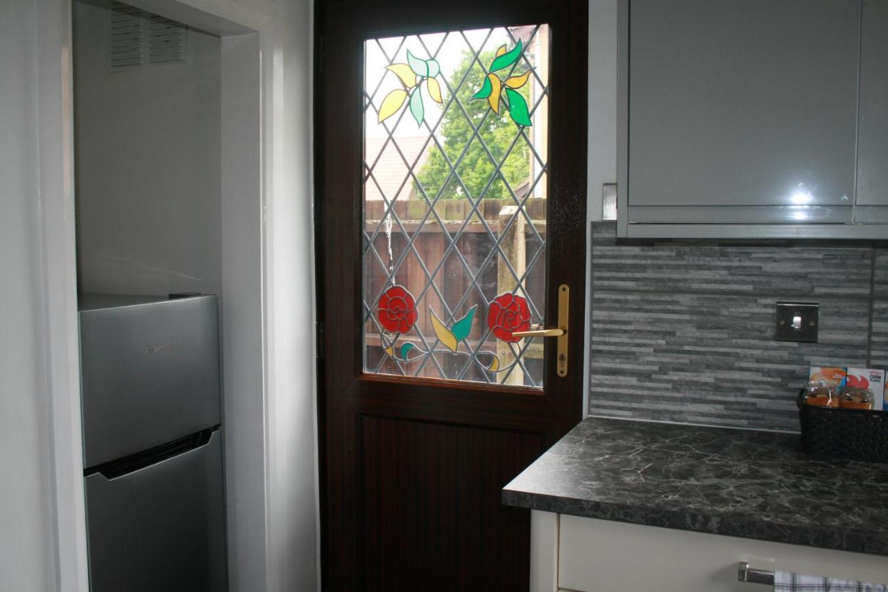 House On Cul De Sac Apartment Lakenheath Bagian luar foto