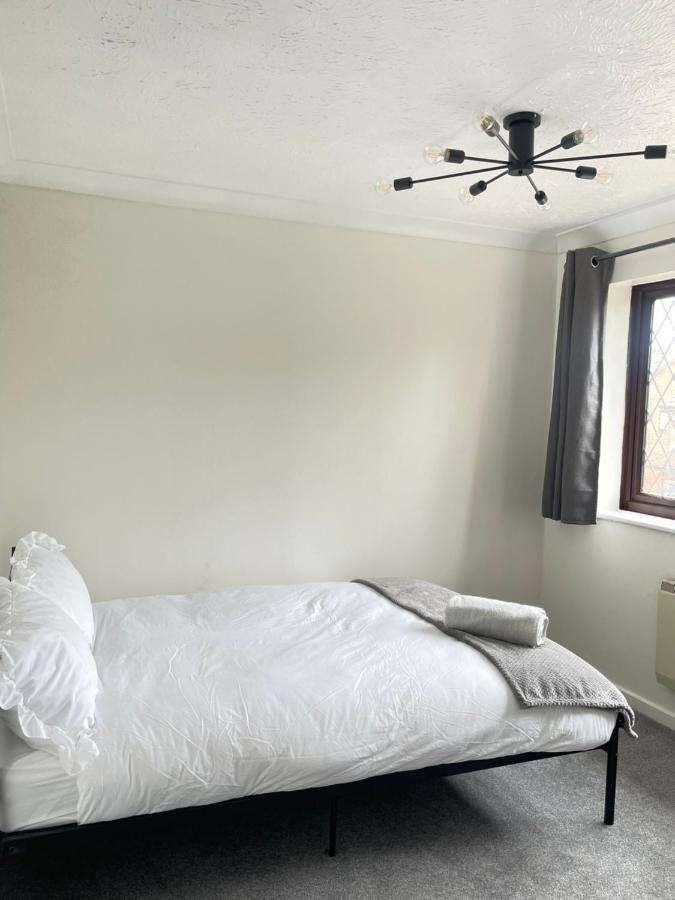 House On Cul De Sac Apartment Lakenheath Bagian luar foto
