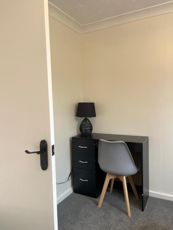 House On Cul De Sac Apartment Lakenheath Bagian luar foto