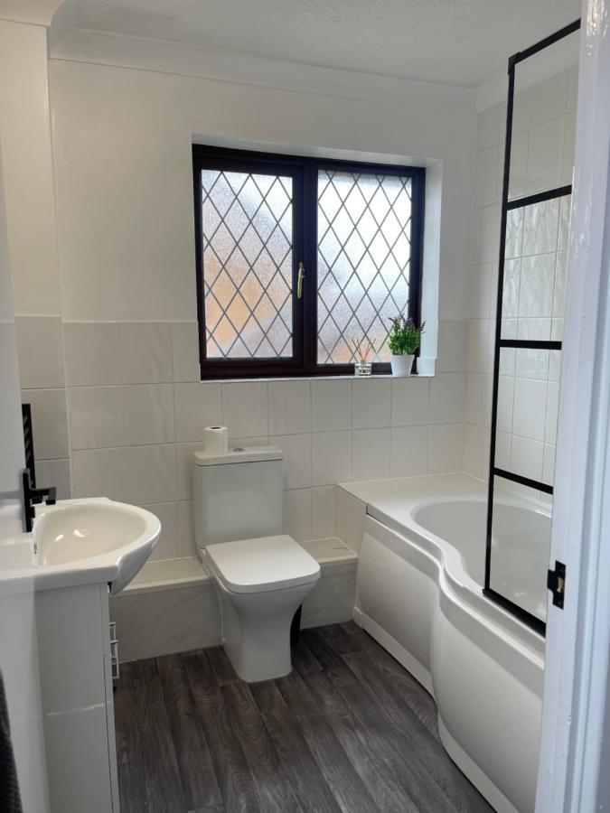House On Cul De Sac Apartment Lakenheath Bagian luar foto