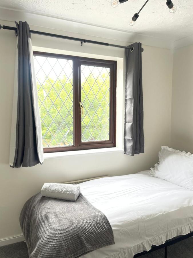 House On Cul De Sac Apartment Lakenheath Bagian luar foto