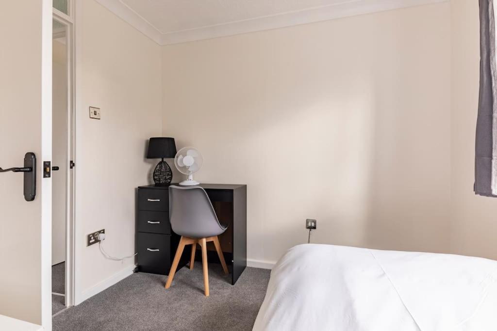 House On Cul De Sac Apartment Lakenheath Bagian luar foto