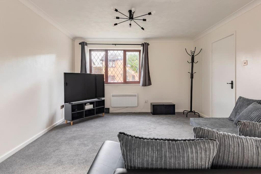 House On Cul De Sac Apartment Lakenheath Bagian luar foto