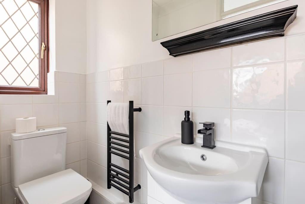 House On Cul De Sac Apartment Lakenheath Bagian luar foto