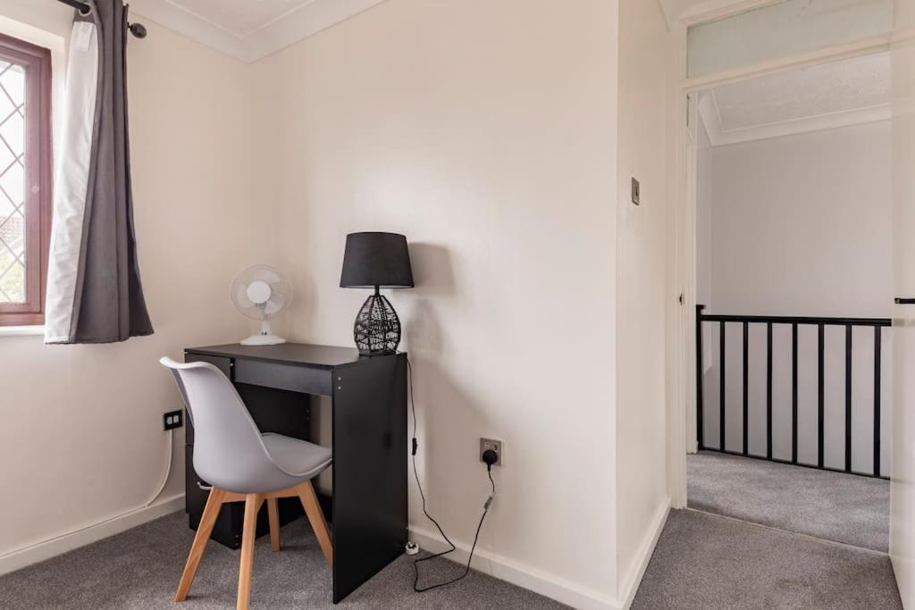 House On Cul De Sac Apartment Lakenheath Bagian luar foto