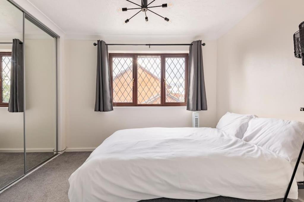 House On Cul De Sac Apartment Lakenheath Bagian luar foto