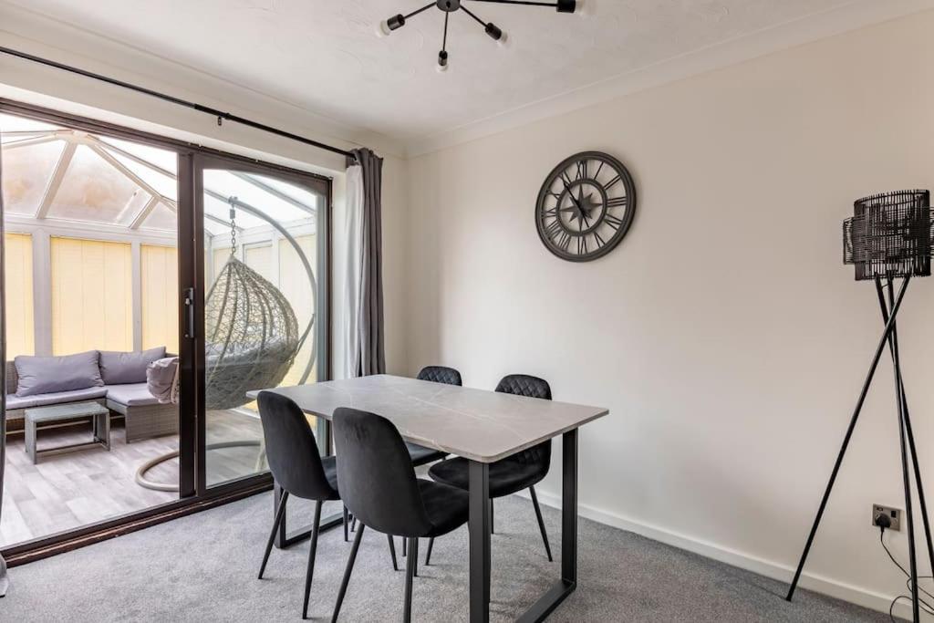 House On Cul De Sac Apartment Lakenheath Bagian luar foto